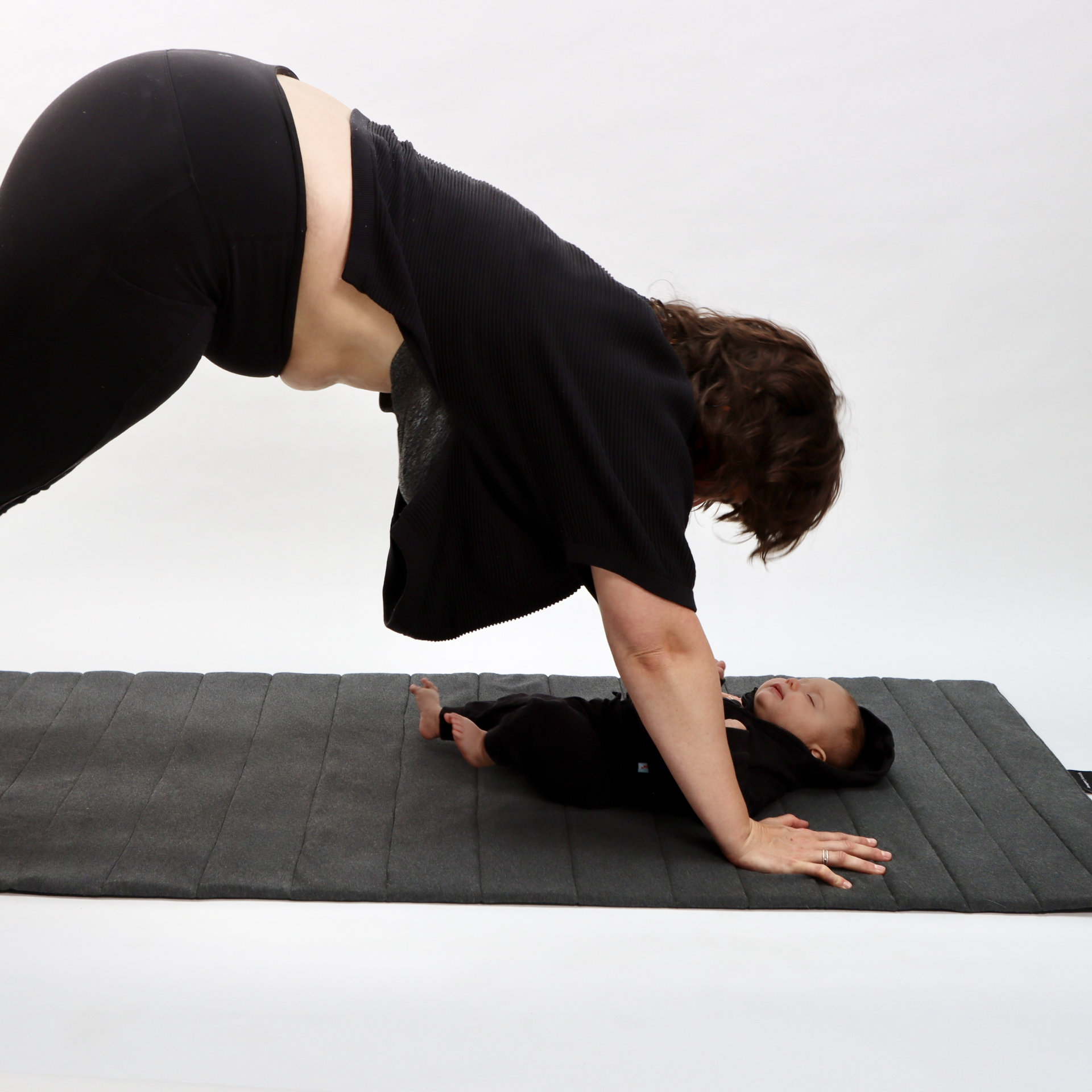 YOGA: non-slip yoga mat with band - Sports Wear - Women